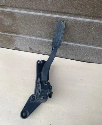 Jaguar XF X250 Accelerator throttle pedal GX739F836CA E2311