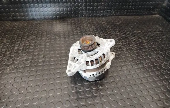 Mercedes-Benz CLA C117 X117 W117 Generator/alternator A0009063322