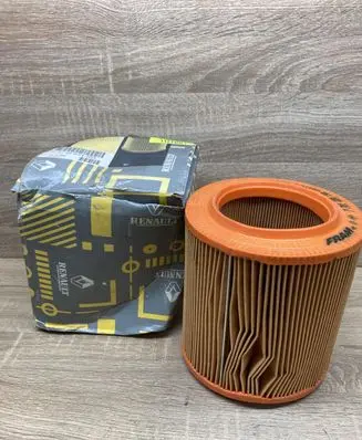 Renault Clio I Air filter 7701034705
