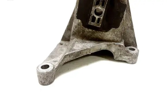 Volvo XC90 Engine mount bracket 30680770