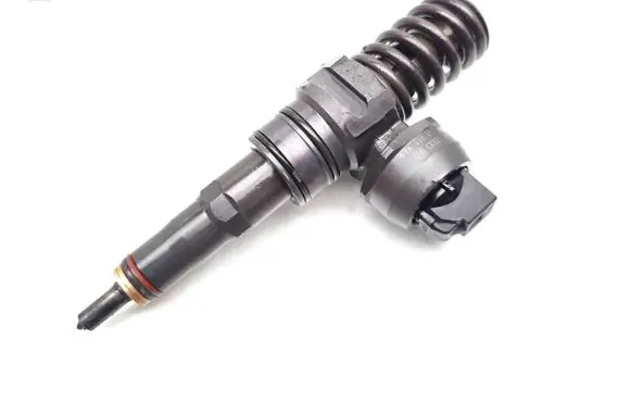 Volkswagen Golf V Fuel injector 038130073BN 0414720313