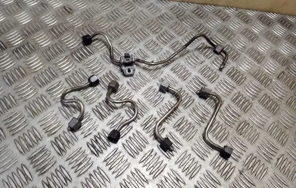 Ford Mondeo MK V Fuel injector supply line/pipe 