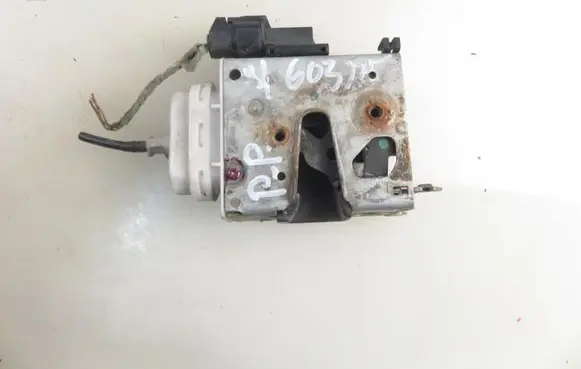 Audi A3 S3 8L Front door lock 8L1837016C