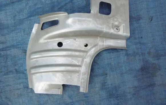 Skoda Roomster (5J) Exhaust heat shield 5J7813482B