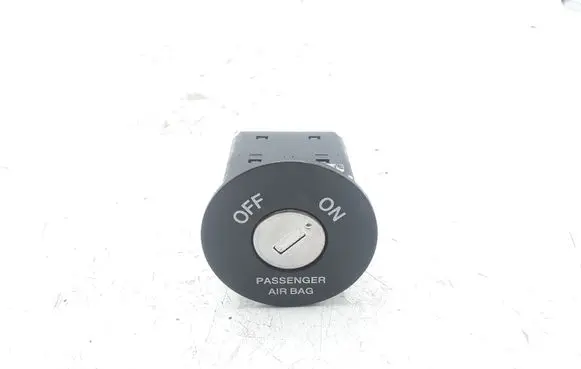 KIA Carens I Passenger airbag on/off switch NOCODE