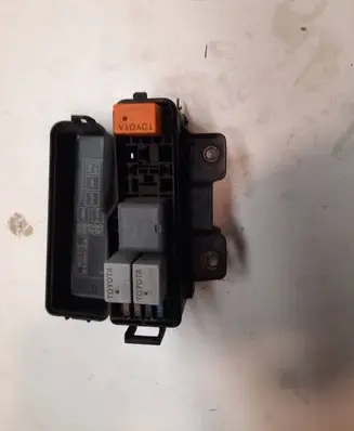 Toyota Corolla Verso E121 Fuse box set 8386p1