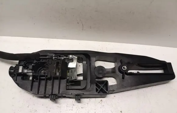 Rear door exterior handle/bracket
