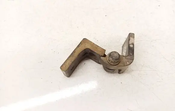 Skoda Octavia Mk2 (1Z) Rear door lower hinge 1Z0833411B