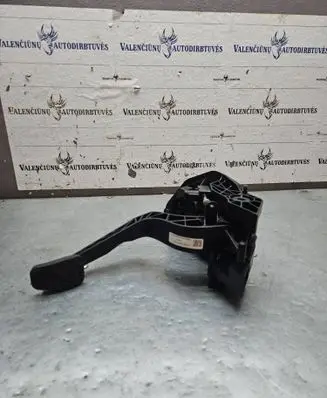 Ford Fiesta Clutch pedal H1BC7B633C1F 00456389 8920200807