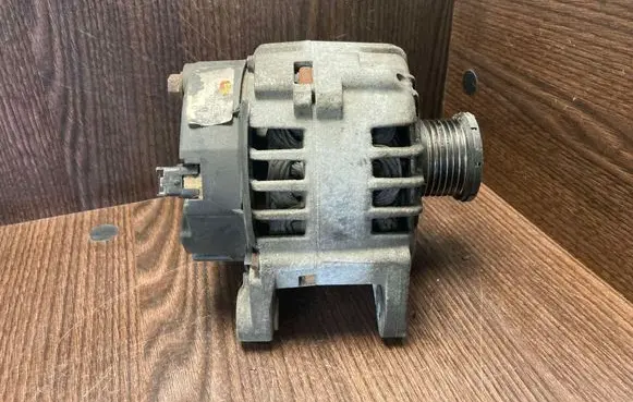 Renault Master II Generator/alternator 0986045241