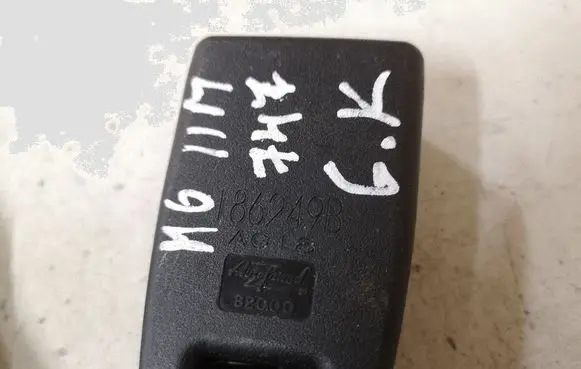 Mazda 6 Middle seatbelt buckle (rear)