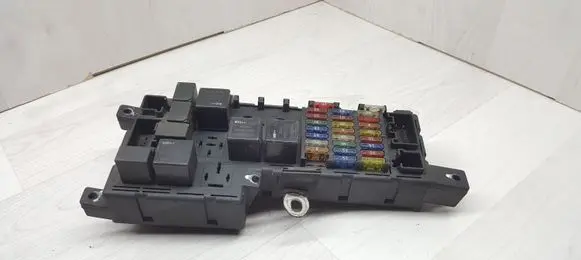 Volvo S60 Fuse module 8678449 518829007