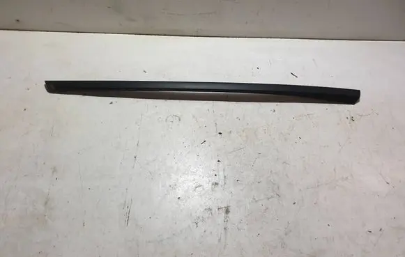 Volvo XC70 Windshield trim 30753552