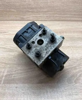 Volkswagen PASSAT B5 ABS Pump 0273004281 8E0614111AB 0265216559