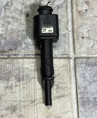 Audi A6 S6 C5 4B Windscreen/windshield washer pump 1J0973722