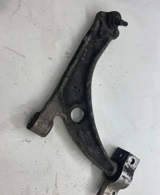 Volkswagen PASSAT B6 Front lower control arm/wishbone 3C0407153B
