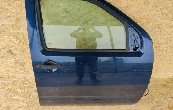 Nissan Navara D40 Front door