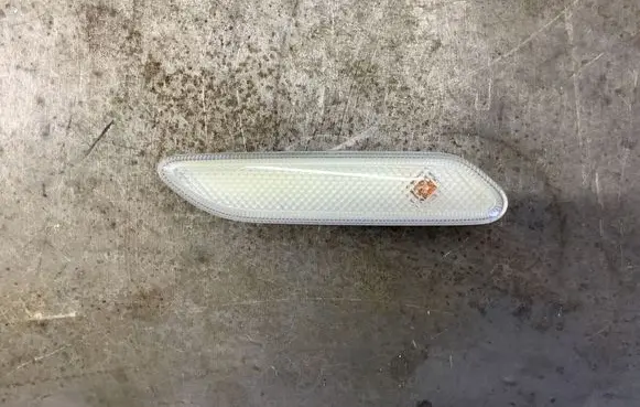 Mini Cooper Countryman R60 Front fender indicator light 980256904 01047611 980256703
