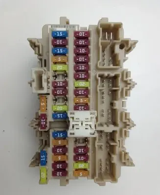 Nissan Navara D23 Fuse module 4KJ0AC5876