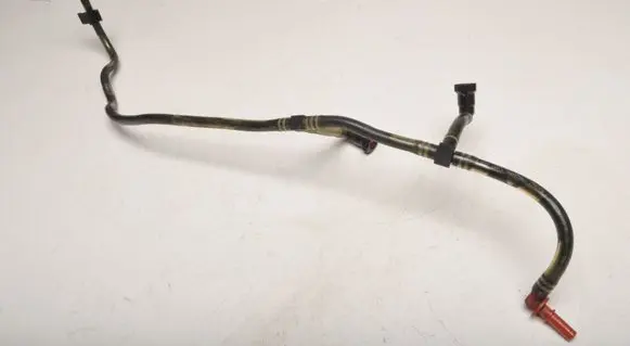 Renault Megane III Fuel injector supply line/pipe 