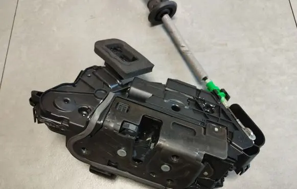 Audi Q3 F3 Front door lock 5TB837015B