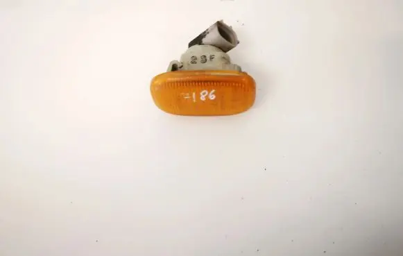 Toyota Avensis Verso Front fender indicator light 6r019461