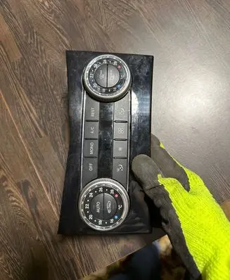 Mercedes-Benz C AMG W204 Climate control unit 2048304290