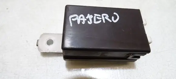 Mitsubishi Pajero Door control unit/module MR583832
