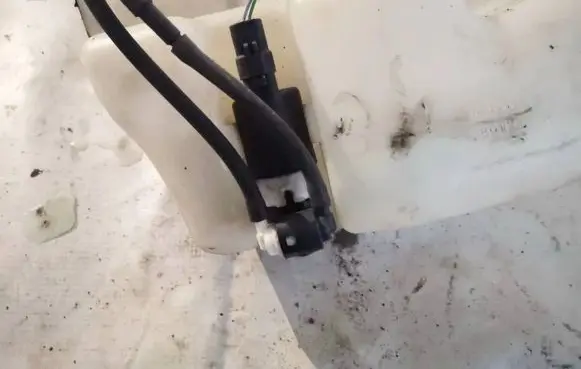 Renault Laguna III Windscreen/windshield washer pump