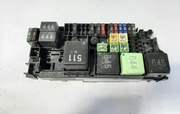 Volkswagen Polo VI Fuse module 2Q0941828C