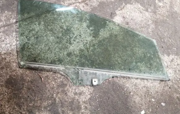 Mazda CX-7 Front door window glass four-door