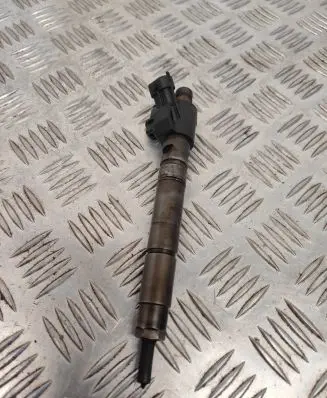 Volvo S80 Fuel injector 31303238