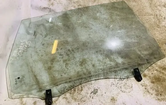 KIA Carens I Rear door window glass