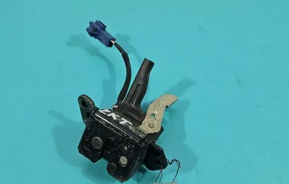 Toyota Yaris Tailgate/trunk/boot lock/catch/latch IMPRK1471174