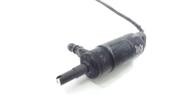 BMW X3 E83 Headlight washer pump 8377430