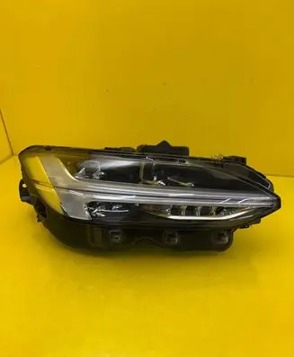 Volvo S90, V90 Headlight/headlamp 32337683