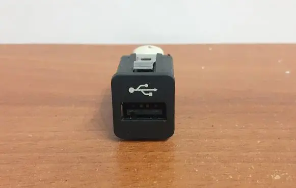 BMW 7 F01 F02 F03 F04 USB socket connector 11815 9167196