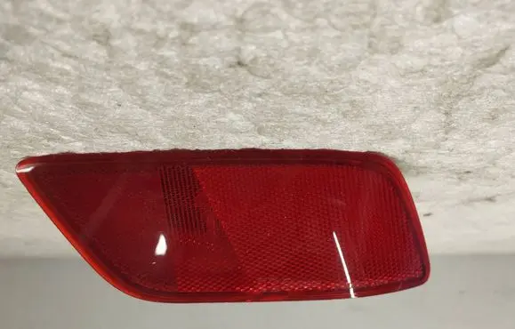 Subaru Forester SK Rear tail light reflector 33001R