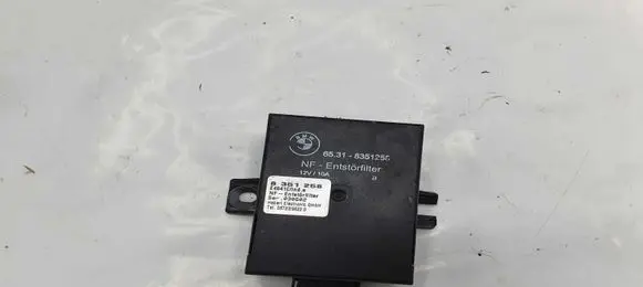 BMW 5 E39 Aerial antenna amplifier 65318351258 8351258 E4941C