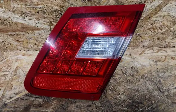 Mercedes-Benz E W212 Tailgate rear/tail lights A2129060258 483522 778602