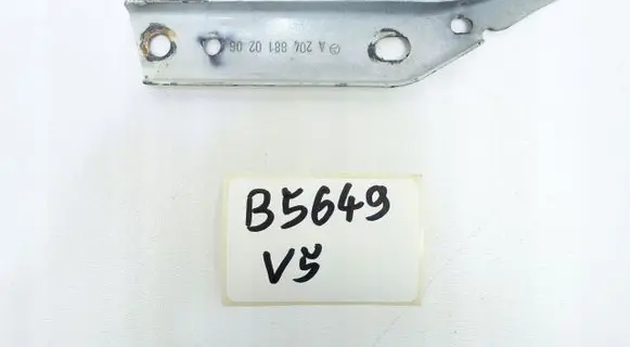 Mercedes-Benz C W204 Front bumper mounting bracket A2048810206