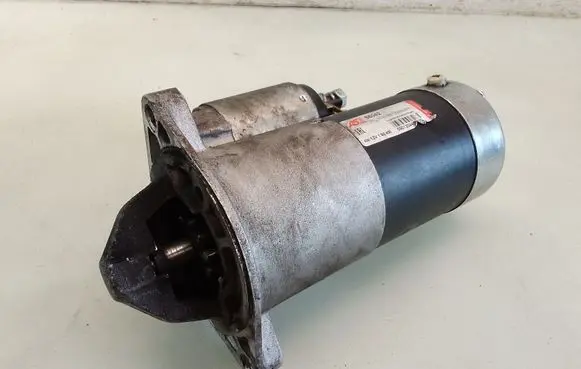 Opel Insignia A Starter motor S5042