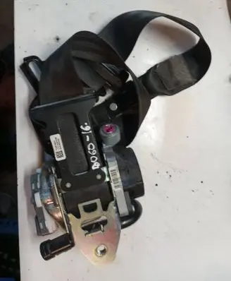 Volvo S60 Front seatbelt 39818843
