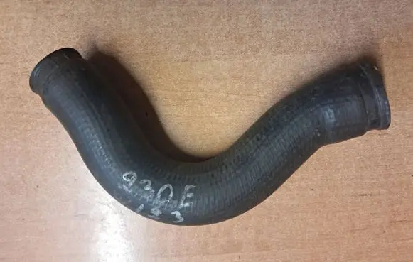 Mercedes-Benz W123 Engine coolant pipe/hose 1235012382
