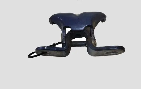 Hyundai i40 Front door lower hinge A046057