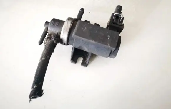 Skoda Octavia Mk1 (1U) Turbo solenoid valve 1h0906627
