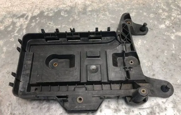 Volkswagen Golf V Battery box tray 1K0915333CBILI 1K0915333C