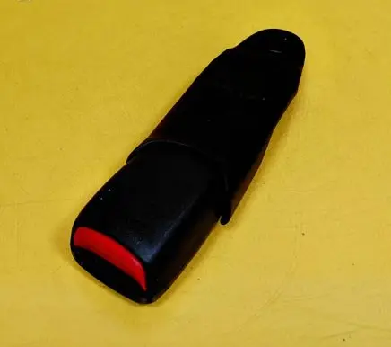 Honda FR-V Middle seatbelt buckle (rear) 