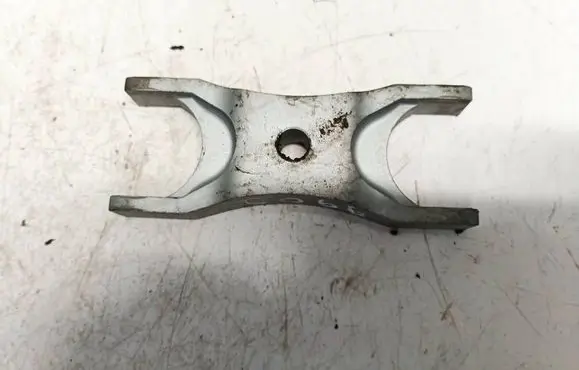 Skoda Superb B6 (3T) Fuel Injector clamp holder 03l216a