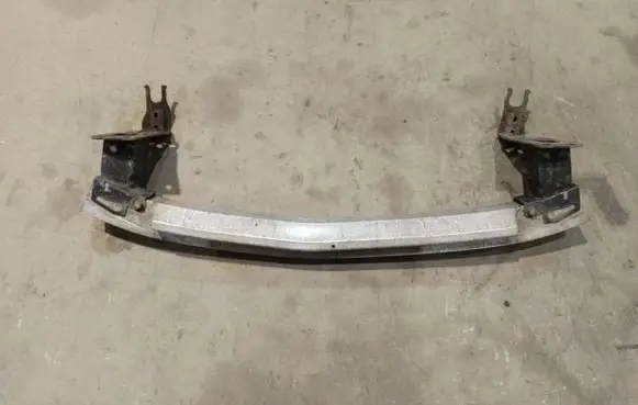 Audi Q7 4L Front bumper cross member 